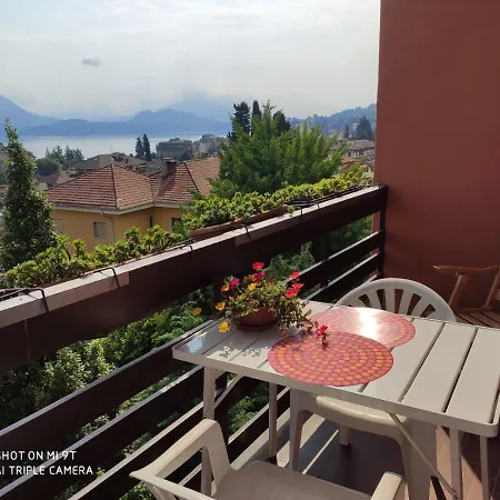 Terrazza Con Vista Lago Apartment